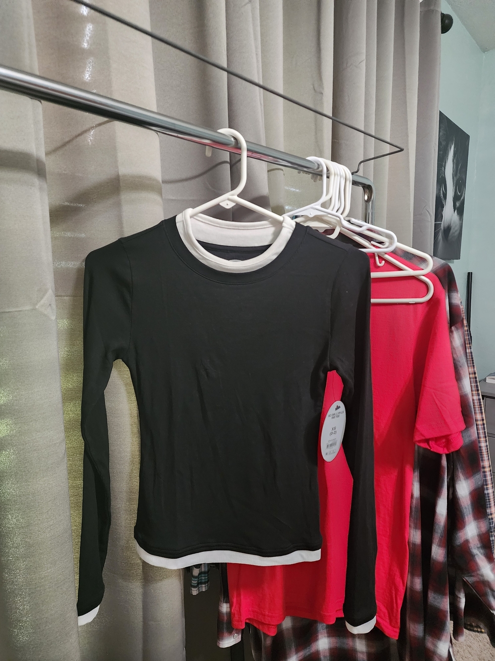 Women’s Black Long-Sleeve Contrast-Trim Top